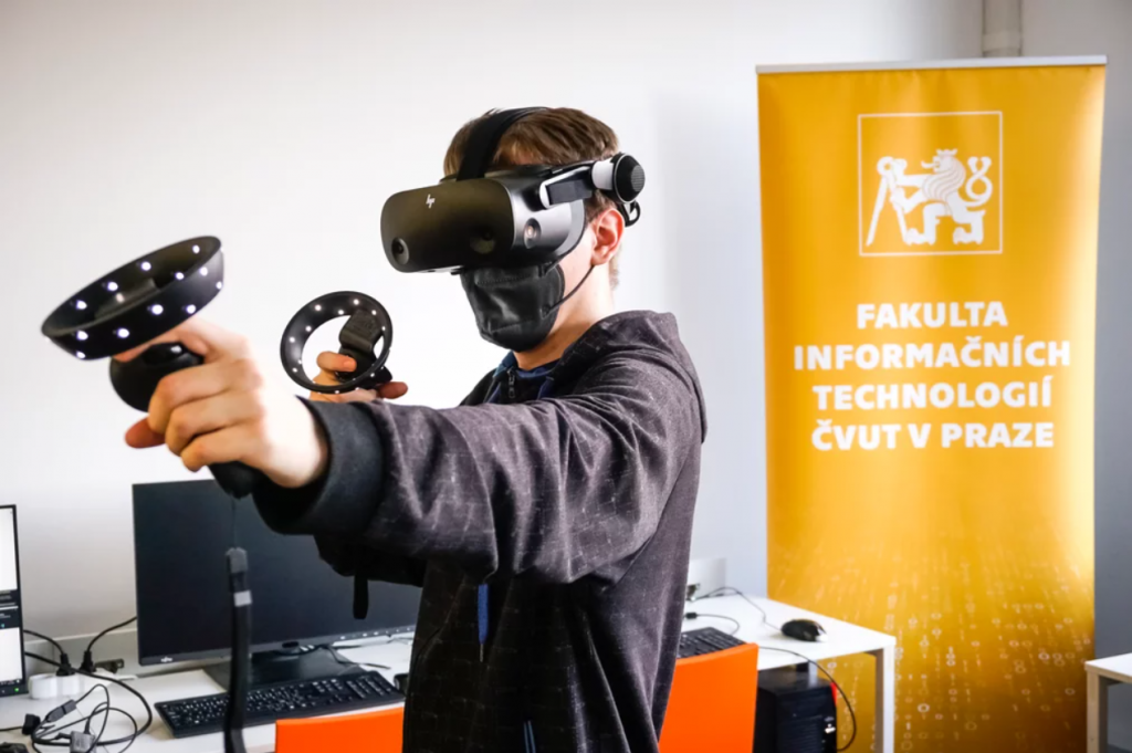 Students at FIT CTU can now utilise a virtual reality classroom.