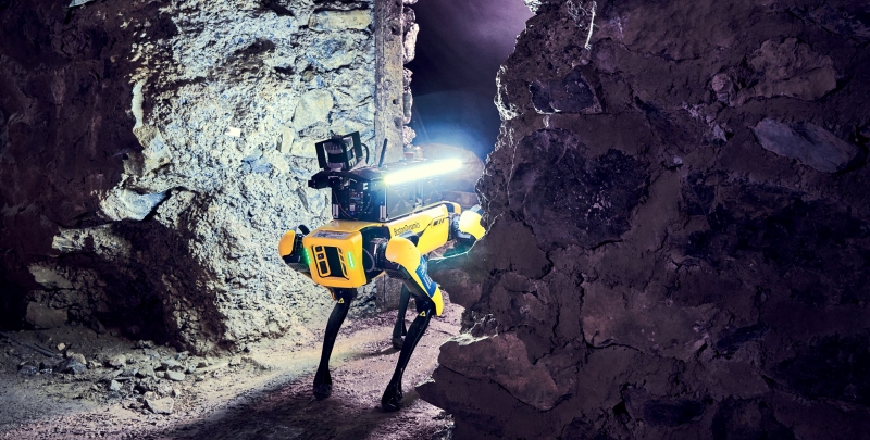 Tým z Centra umělé inteligence FEL ČVUT se s roboty vydal na průzkum rudné štoly Halíře.